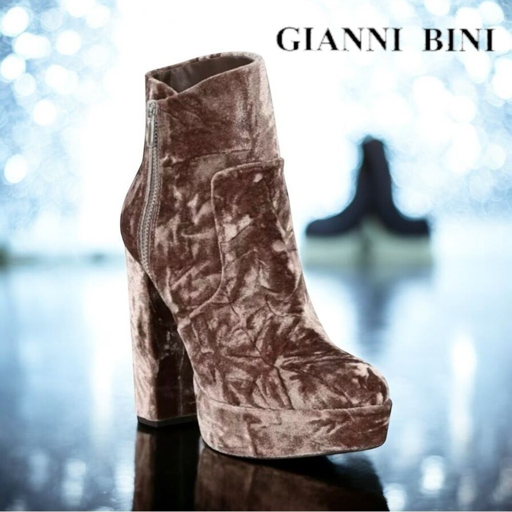 🟡 Gianni Bini DIDIER Crush Velvet Ankle Boots